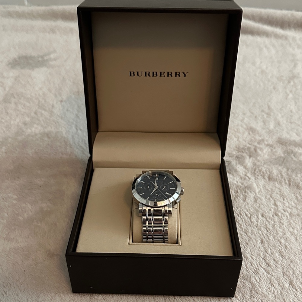 Burberry Black and Silver Men's Watch
